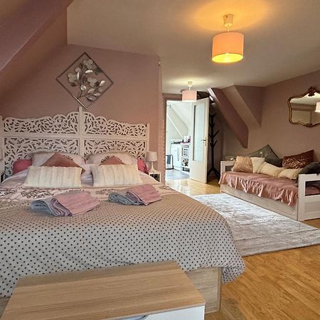 דינאן Le Grenier Studio De Charme Centre Historique מראה חיצוני תמונה